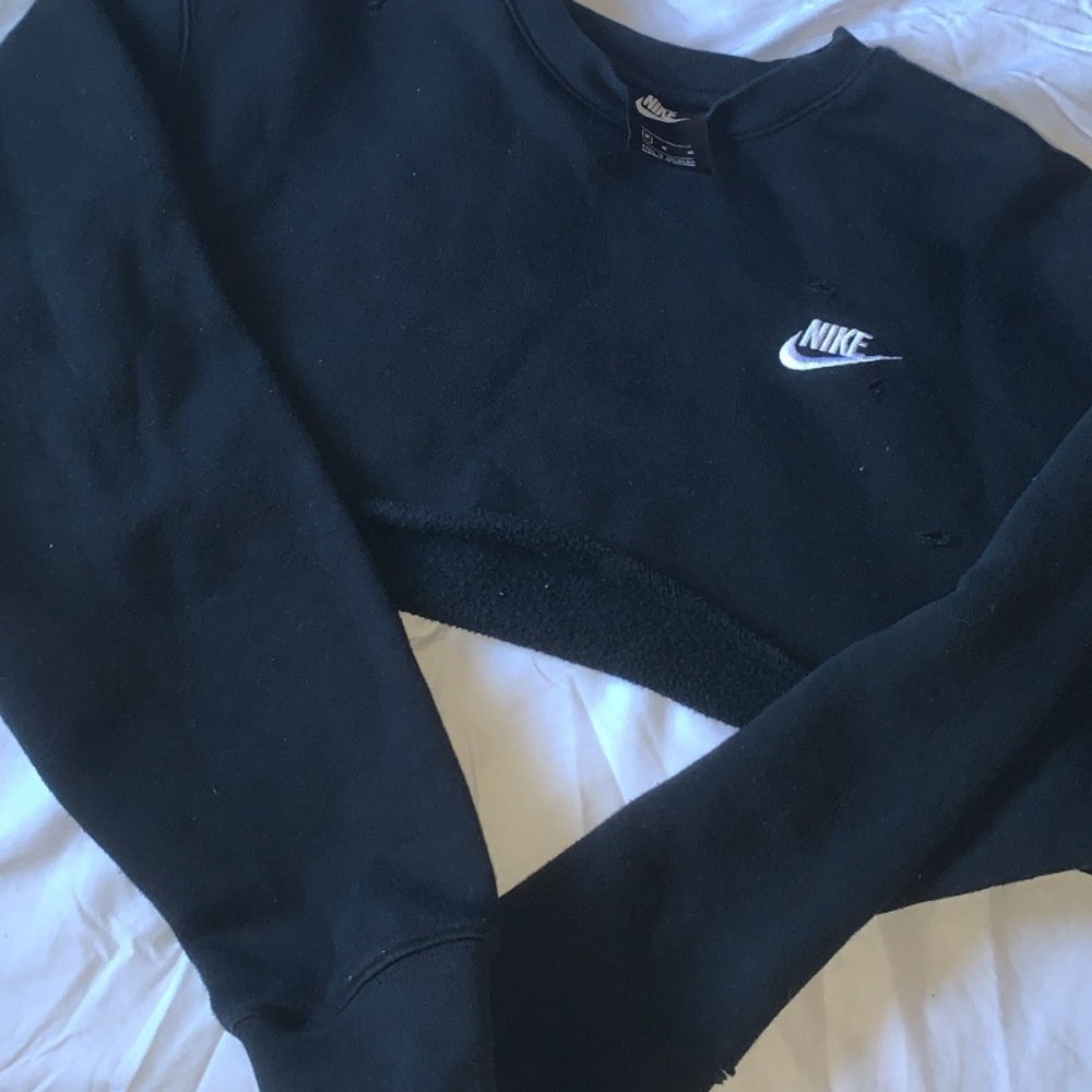 Nike cropped pullover